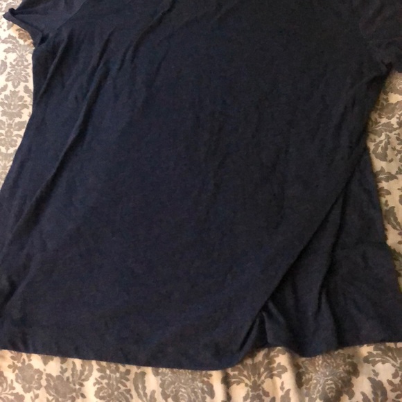 A navy blue tee shirt from old navy - Picture 5 of 5